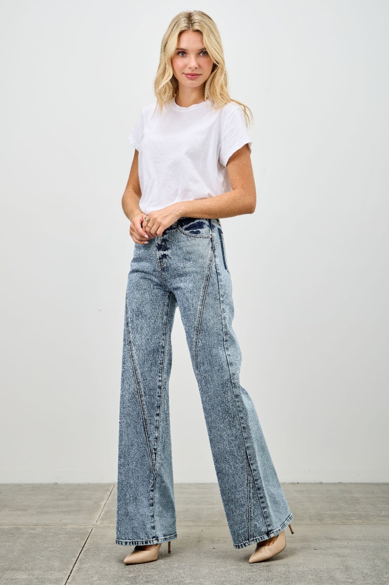 High Rise Relaxed Straight With Seam Detail - H&A Outlet