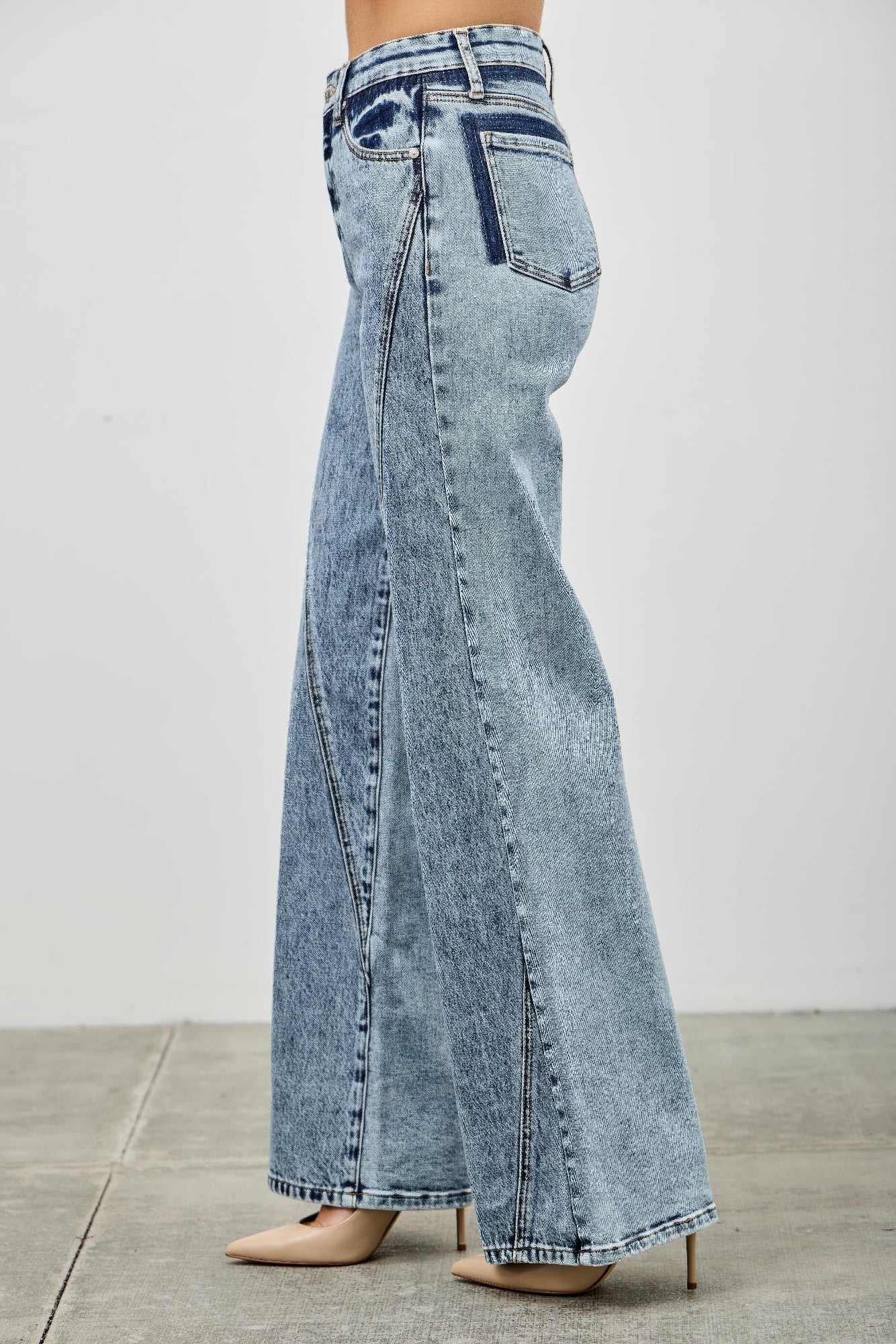 High Rise Relaxed Straight With Seam Detail - H&A Outlet