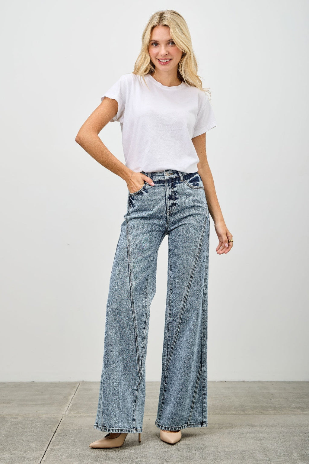 High Rise Relaxed Straight With Seam Detail - H&A Outlet