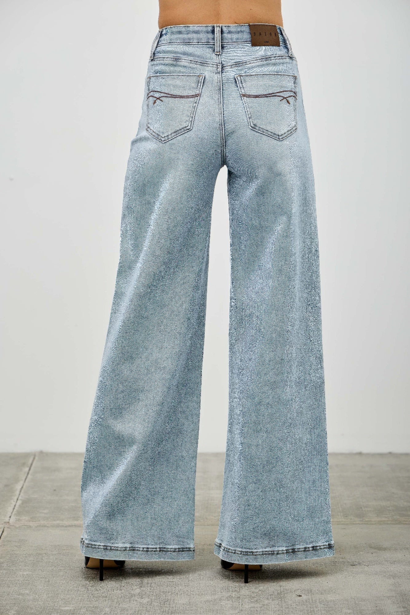 High Rise Wide Leg - H&A Outlet